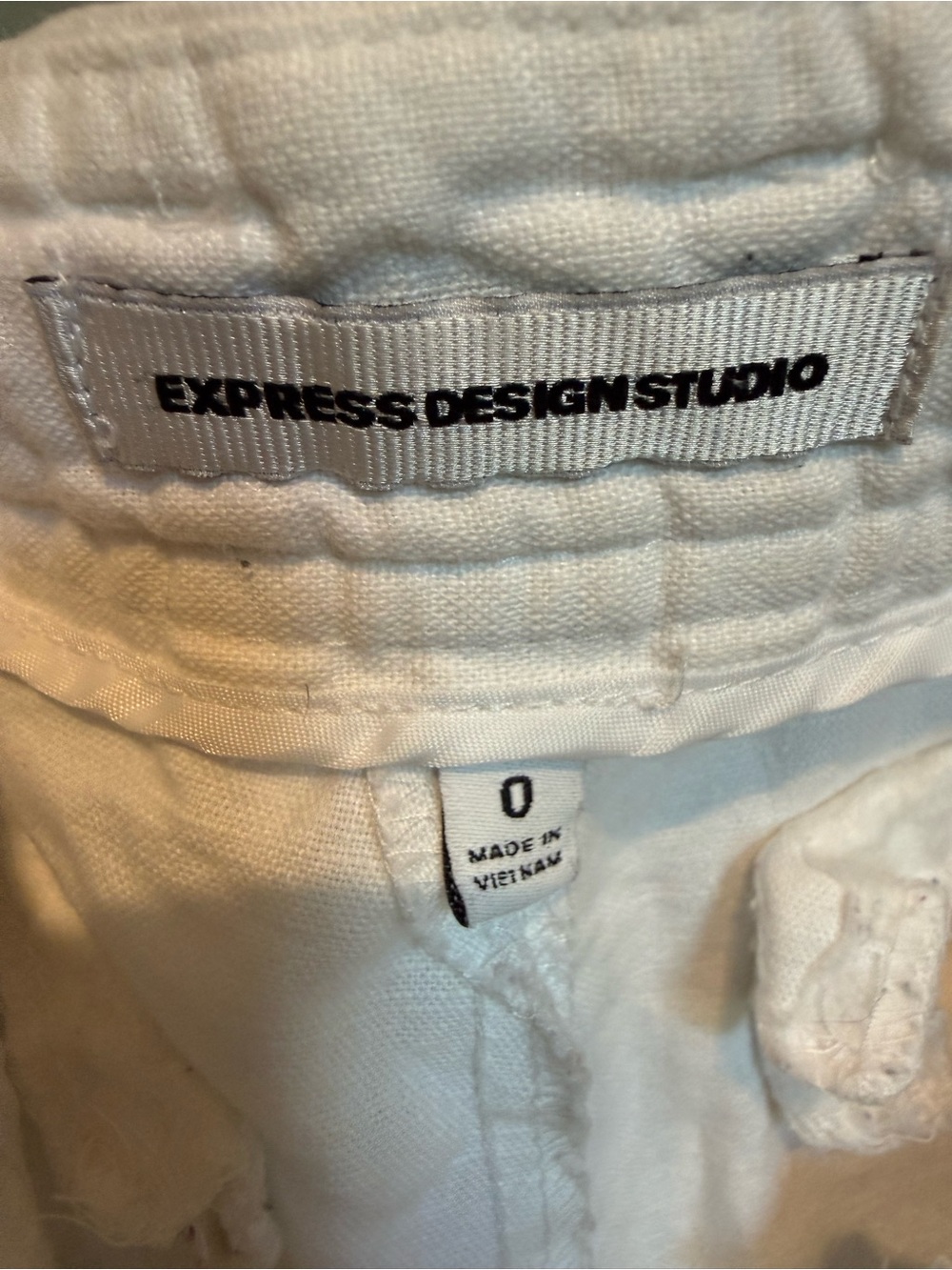 Express White Cuffed Linen-Blend Shorts - Picture 5 of 7